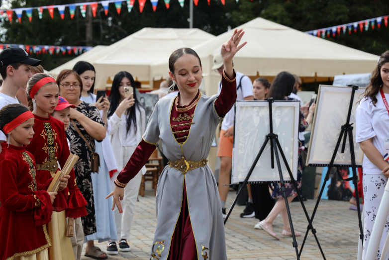  يوم مُشرق وتقليدي: يوم الثقافة لشعب الأباظة في تشيركيسك