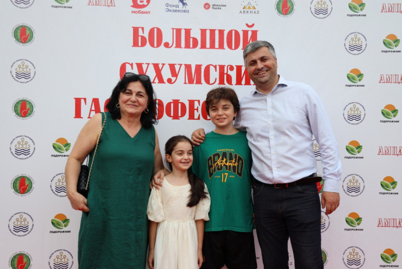 Аҵасқәеи асасдкылареи рныҳәа: Аҟәа агастрофестиваль аусура иалагеит Аҵасқәеи асасдкылареи рныҳәа: Аҟәа агастрофестиваль аусура иалагеит