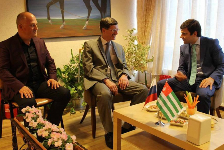 Inar Gitsba at the meeting with the Consul General of Russia in Istanbul Andrei Podkelishev