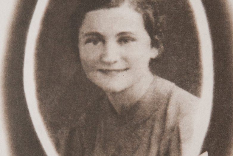 Адиле Аббас-оглы в 17 лет, май 1937 года