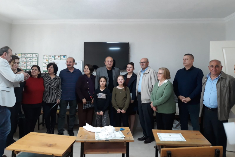 المدرس يليس أرغون يقدم دورات في اللغة الأبخازية في تركيا