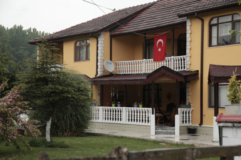 Абхазский двор в селе Балбалы, Турция