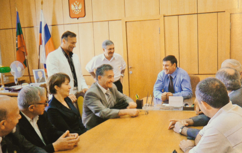 Meeting of Taras Shamba and the Chairman of the Parliament of the Karachay-Cherkess Republic Sergey Smorodin, Cherkessk, 2006