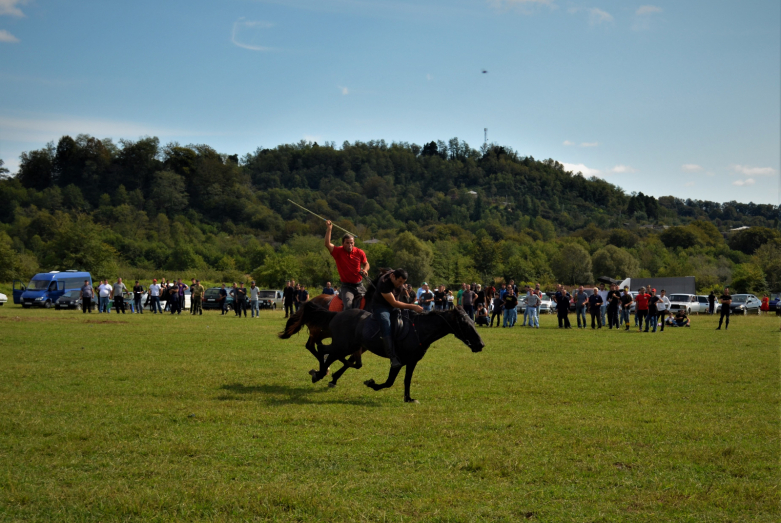 Equestrian sport competitions in the village of Myku