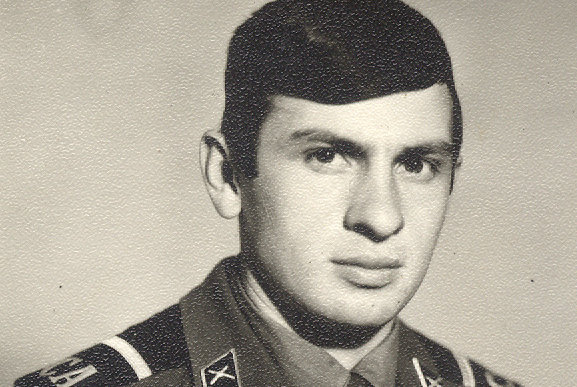 إسميل بيدجيف خلال سنوات الخدمة العسكرية