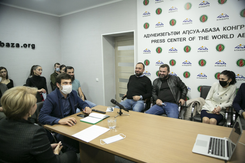 Online meeting of Mussa Ekzekov with the participants of the first video of the 