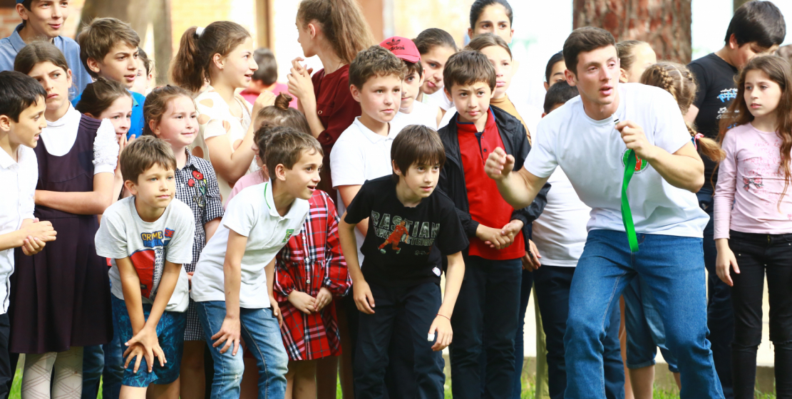 WAC and the administration of Gudauta held a children's holiday