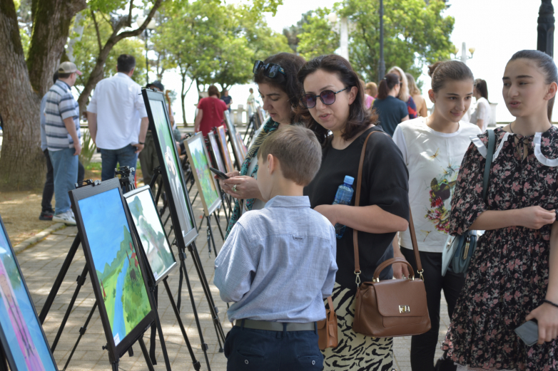 WAC organized an exhibition of children's drawings in Sukhum.