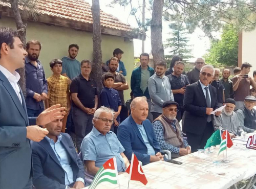 بدأ فرعان محليان تابعان للمؤتمر العالمي للشعب الابخازي الاباظة والمركز الثقافي الأبخازي العمل في تركيا