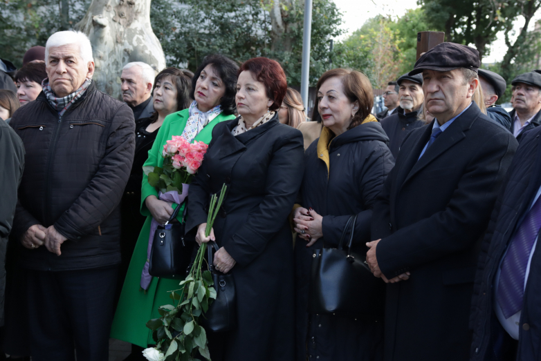 DAK Onurlu Başkanı Taras Şamba’nın anıtı Sohum'da açıldı