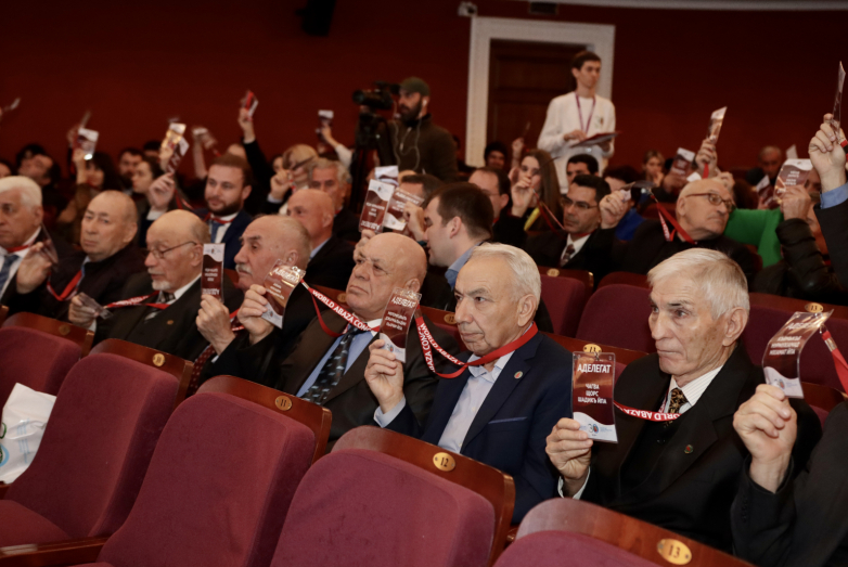 سيترأس موسى إكزيكوف مرة أخرى المجلس الأعلى للكونغرس العالمي لشعب الأباظة