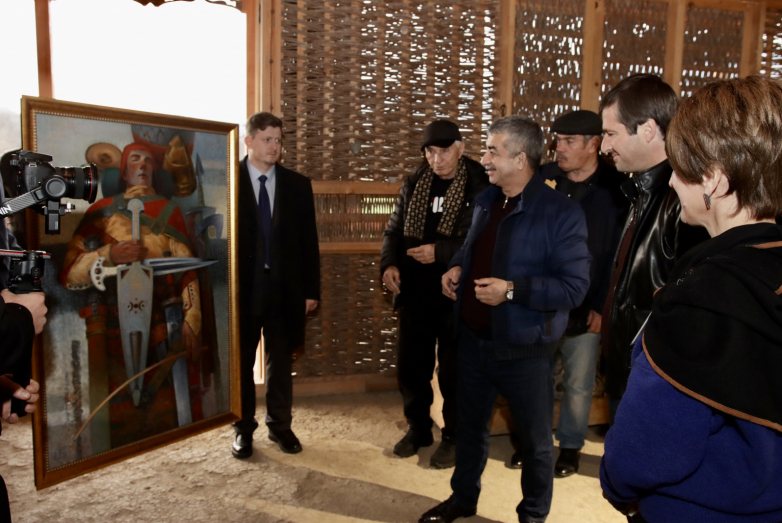 Musa Eqzek, Abhazya'nın yeni simgesi olan “Apsny” etnoparkını ziyaret etti
