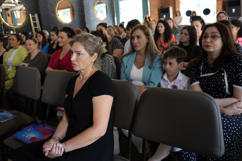 The WAC and the Albamed Medical Center held a medical and social conference